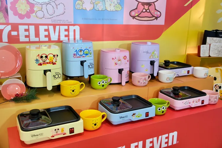 小7新春福袋今年與多款動畫聯名。陳志淵攝