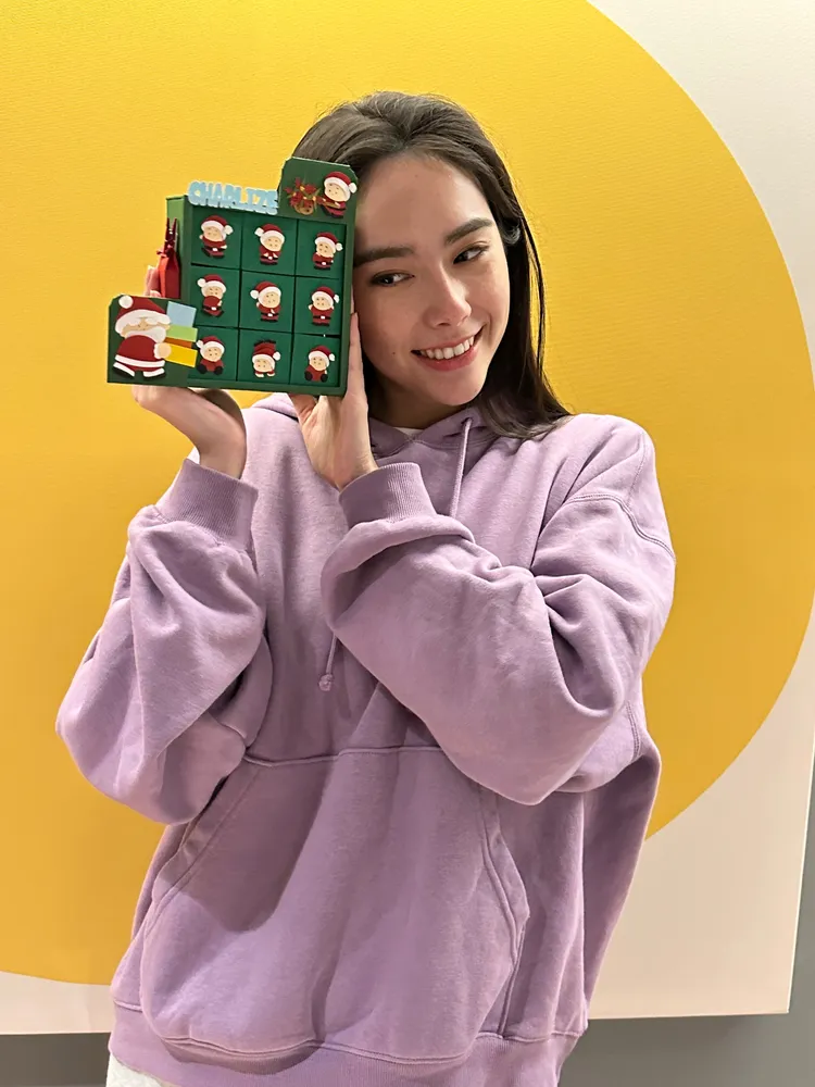 林奕嵐聖誕節跟劇組度過。周子提供