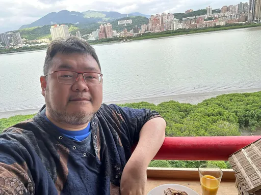 四叉貓自爆「我是爛兵」：只會尖叫逃跑　網秒懂：一定是被操最兇那個！
