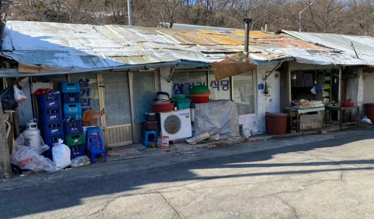 宋仲基前世家開的湯飯店，沿用原本的店名「三岔口食堂」。翻攝naver