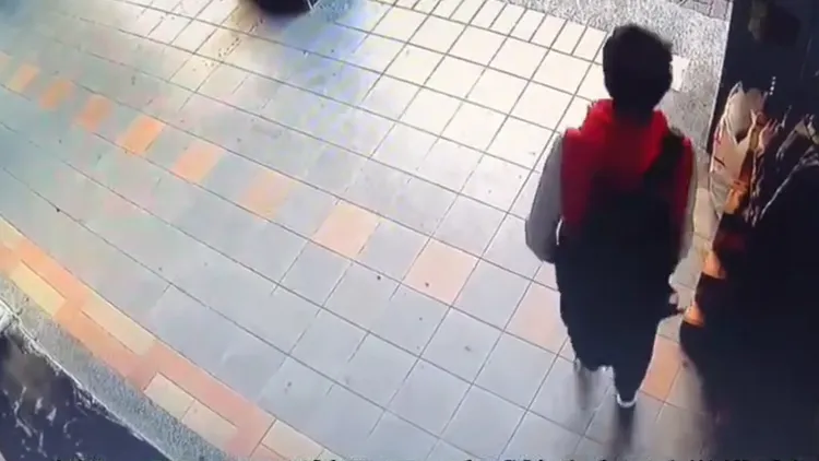 男子一個U型大迴轉。讀者提供