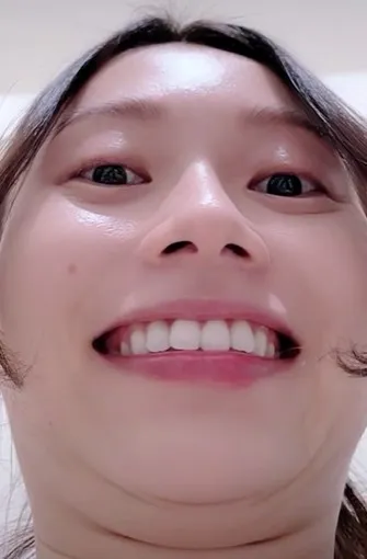 原來是角度問題，看到了女友的雙下巴。TikTok :ying0828授權刊登