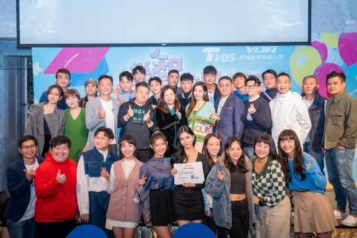 愛雅《機智》殺青拼生龍寶寶 王宇婕與男友搭帳篷陪睡愛犬