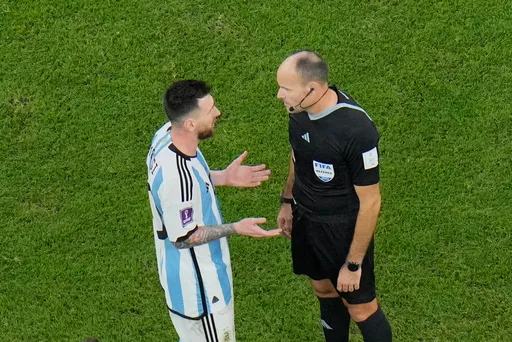 世界盃|真的如梅西所望!送18張黃牌「吃到飽」裁判被FIFA送回家