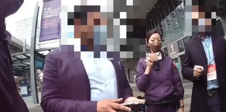 林姓被害人（圖右）出面指認，曾遭印度籍男子詐騙。翻攝畫面