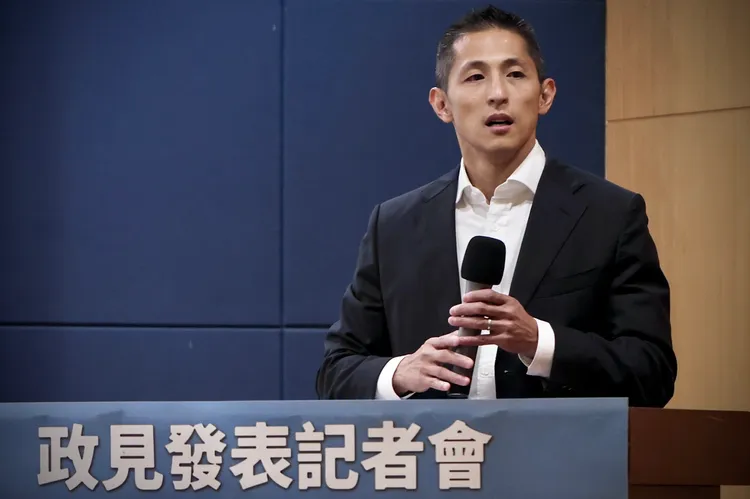 吳怡農8日舉行首場政策發表會，提出「松山機場遷建」並提出具體做法。林林攝