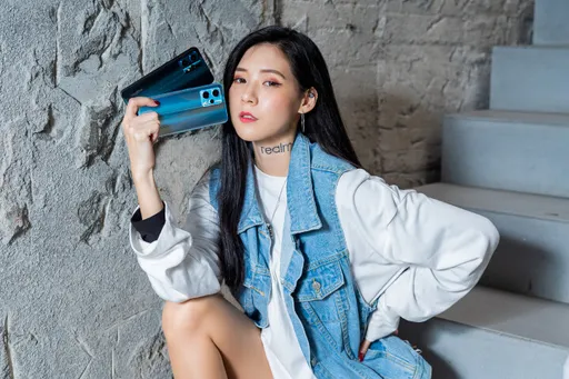 新開店︱特價手機限購一台　配件買一送一