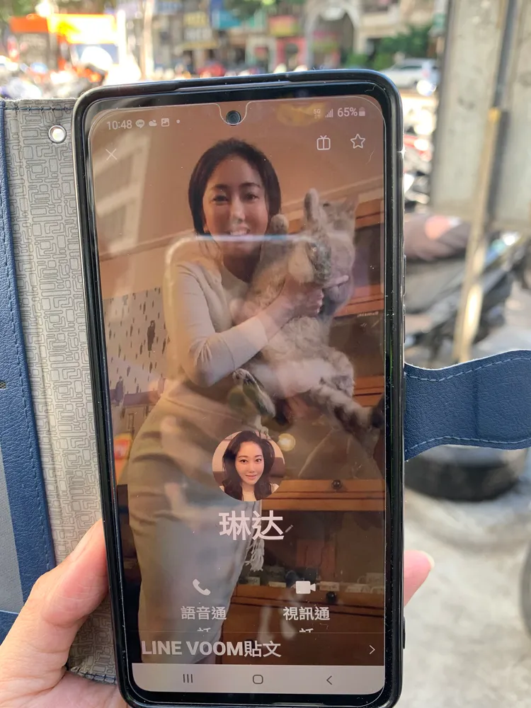 詐團使用的大頭貼照片，讓老翁墜入愛情詐騙陷阱。讀者提供