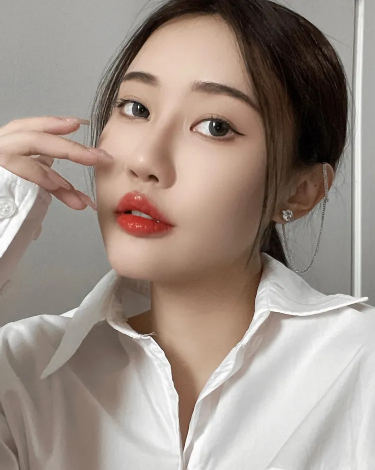 REIIKO的電眼相當會魅惑人。翻攝IG/reiiko_sy