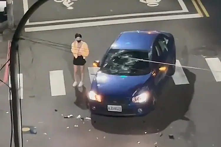 蔡姓女子的反應冷靜淡定。取自臉書爆怨公社