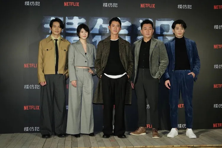 姚淳耀（左起）、江宜蓉、吳慷仁、庹宗華、侯彥西今合體亮相。朱世閎攝