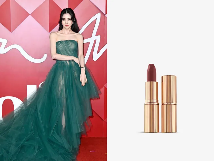 韓素希的彩妝師公開她使用的Charlotte Tilbury唇膏色號為#Walk of no shame。左圖翻攝kangyewon IG、右圖翻攝selfridges.com