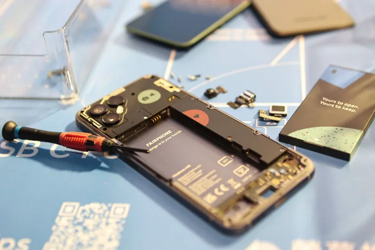 只需一支螺絲起子即可輕鬆拆裝。翁玉信攝