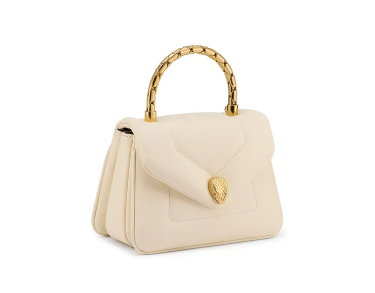 讓廣末涼子與光希撞包的寶格麗Serpenti Reverse手提包，約10萬2200元。品牌提供