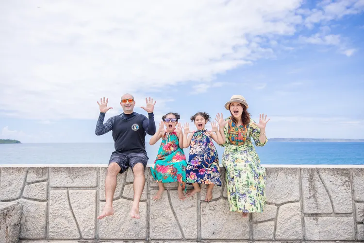 卜士鈞為愛來台，與心愛的妻子施莉莉育有兩名可愛女兒。施莉莉提供