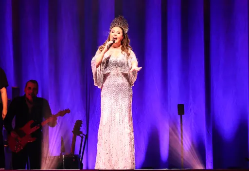 莎拉布萊曼天籟灌頂台北小巨蛋 抽空瞎拼嘗水餃、珍奶體驗台味