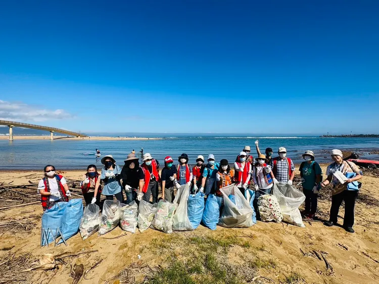淨灘「心」體驗，體驗文化、體驗自然。新北市政府原局提供