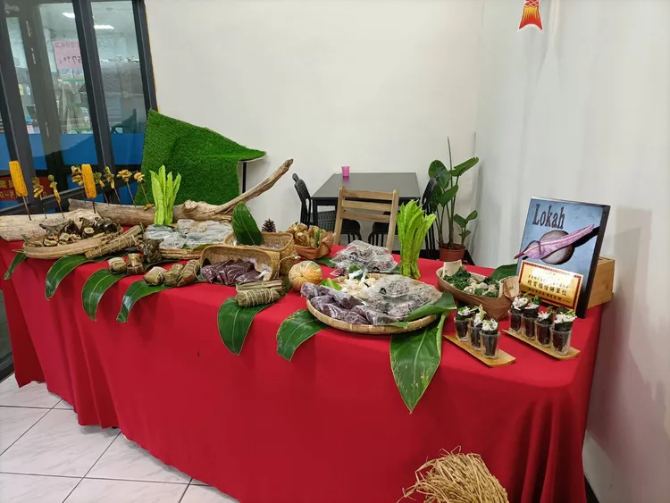 原風擺設彷彿讓人回到部落，吸睛又美味。新北市政府原局提供