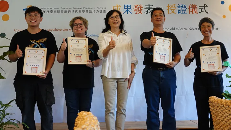 台東縣府聘請英語顧問教導接待與表達的雙語能力。古和純攝