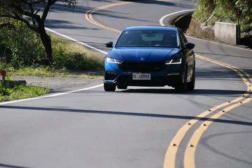 壹蘋試駕|Škoda大改款Octavia RS標配殺彎利器 狂放激情不冷場