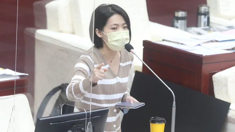 台北市議員徐巧芯為違停疑似施壓員警，後來被網友稱為「900芯」。資料照片