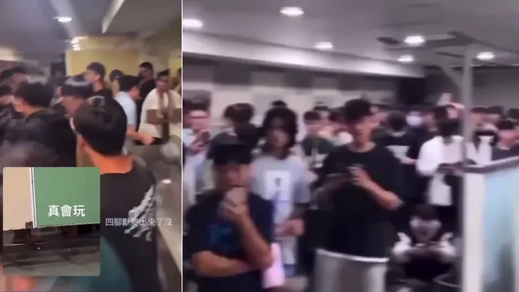 事發當下，住宿生包圍浴室。民眾提供