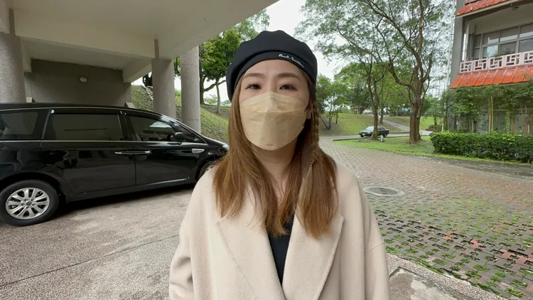 鄭小姐說，戴口罩外出已經是生活的日常。林泊志攝