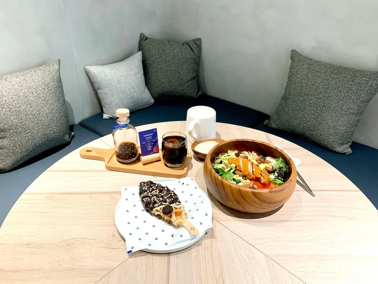 供應咖啡、輕食、甜點等各式餐食。劉欣欣攝