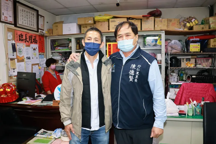 吳怡農12日前往中山區拜會里長，並於會前受訪趙世平攝