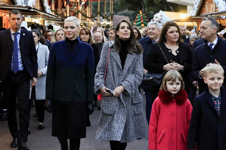 摩納哥王妃夏琳一行人暢遊耶誕村。路透社