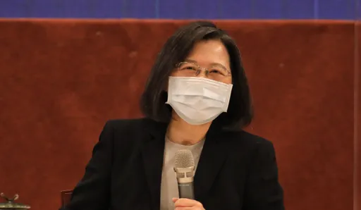 蔡英文記者會：你們今天問了好多問題喔？　回應745天沒受訪原因與媒體相視尬笑