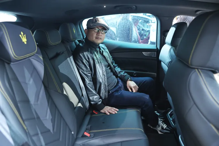 後座空間寬裕，座椅角度舒適、乘坐感佳。翁玉信攝