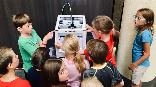 男學童排隊「空幹搖擺」惹哭女同學　老爸竟開嗆：萬一她舒服是否記嘉獎