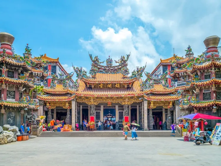 「郵輪式列車」春節祈福行程初一出發，適合帶爸媽走春出遊。易遊網提供