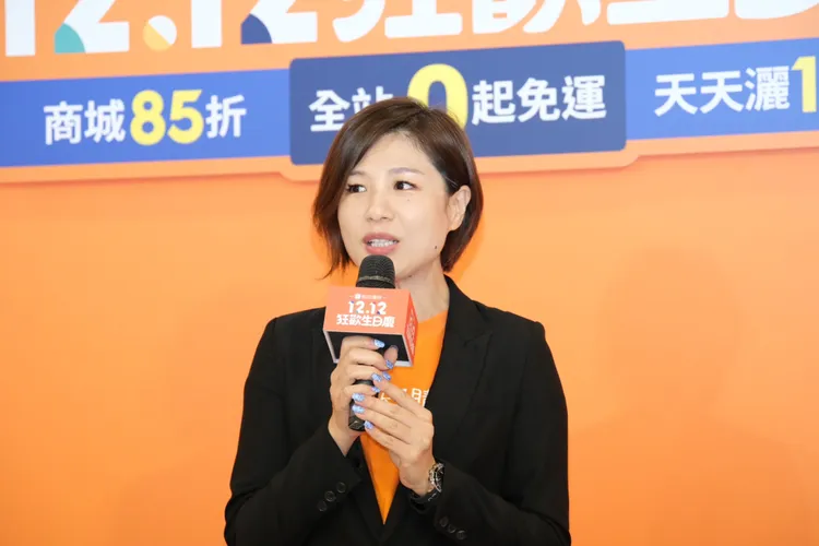 蝦皮購物品牌行銷部長廖君凰說明今天系統異常情況。陳志淵攝