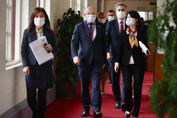 安鄒上午到立法院，他表示對於台灣的經濟及民主自由等發展，皆感到欽佩。林林攝