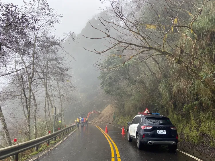警方管制交通禁止入園。園區提供