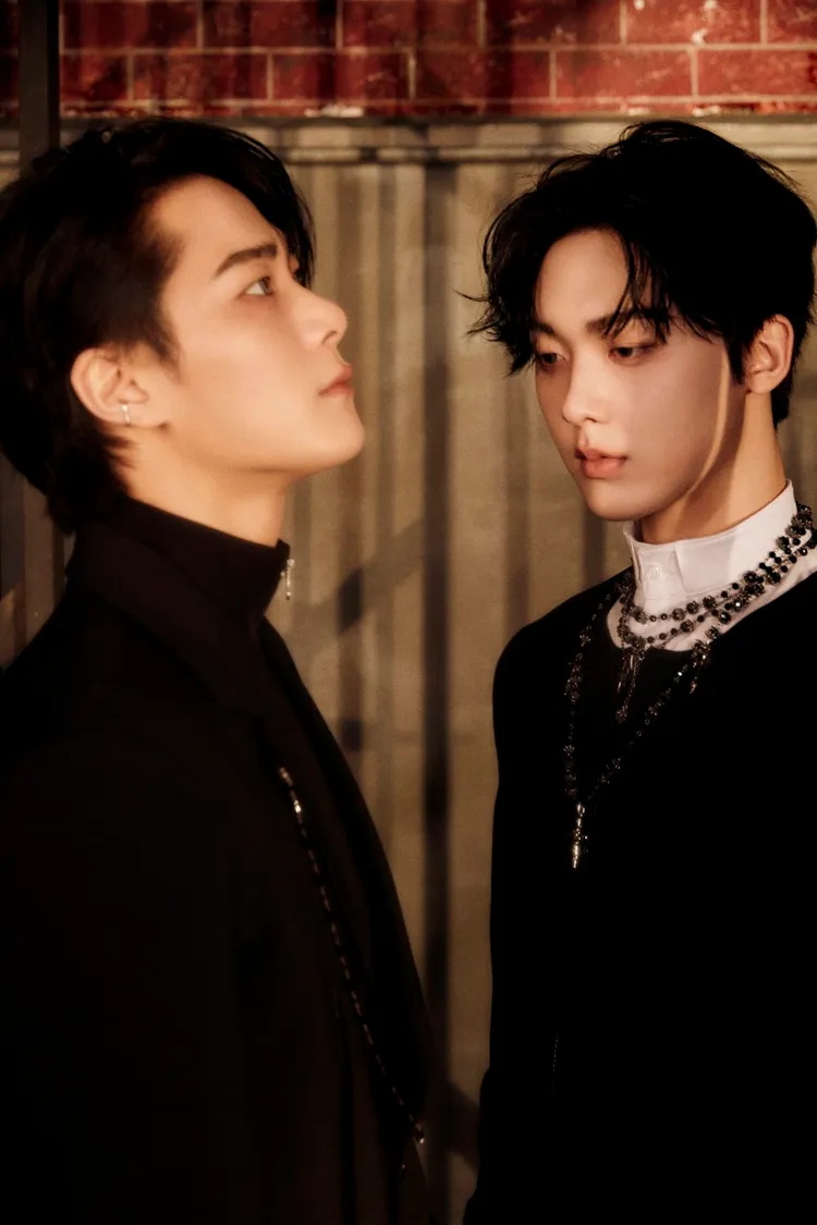 「ASTRO」成員文彬和產賀今年工作滿檔，期待明年一樣充實。FU Entertainment。