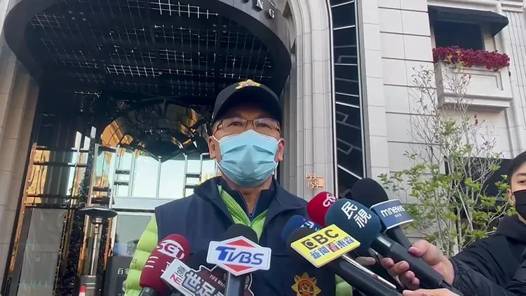 台中市第六分局偵查隊長黃信智說明案情。周庭慶攝