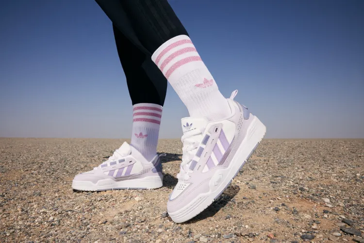adidas Originals Adi 2000女鞋，3890元。品牌提供