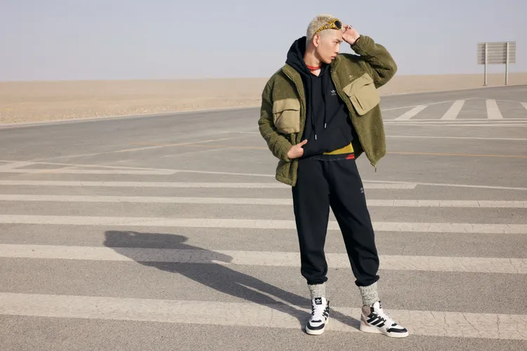 adidas Originals One Winter服飾加入工裝元素，可見多口袋配置細節。品牌提供