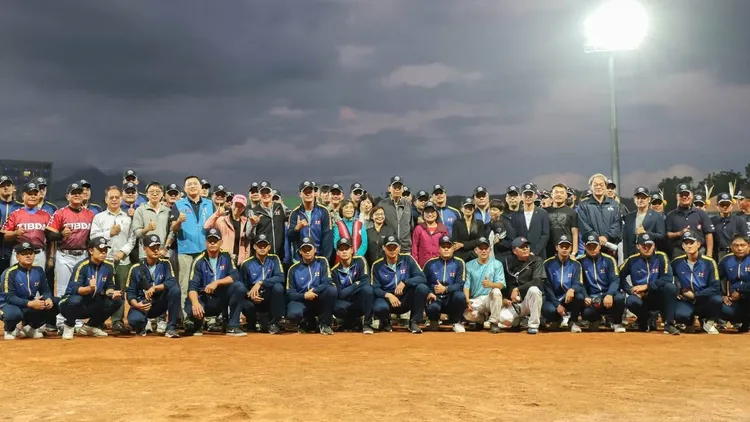 第29屆關懷盃棒球賽開打，多名職棒退役名將共襄盛舉。民眾提供