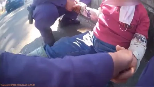 老婦不敵低溫昏厥路倒血糖狂飆　彰警即刻救命畫面曝光