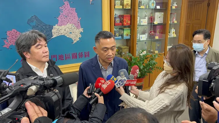 對於準金馬縣長陳福海與王忠銘今將率團赴大陸溝通，楊鎮浯表示非常樂見一起推動小三通復航。金門縣政府提供