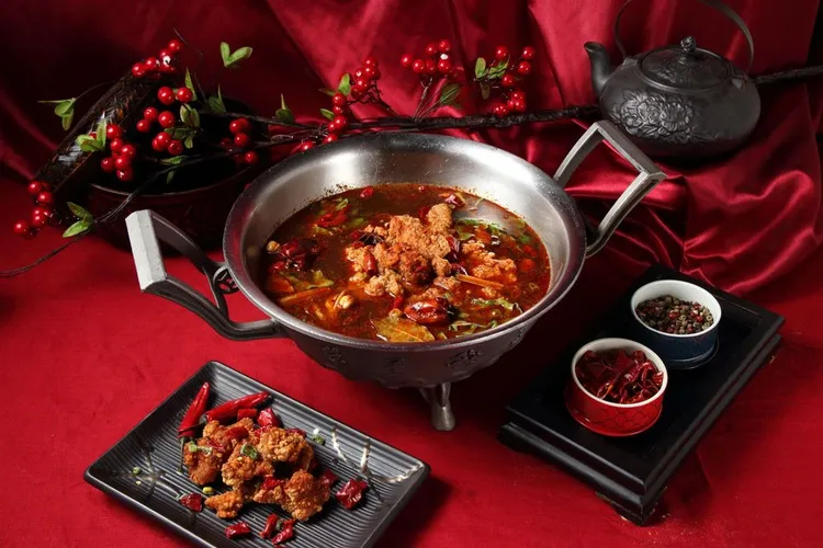 蛇天冷嗜吃辣熱美食。示意圖／業者提供