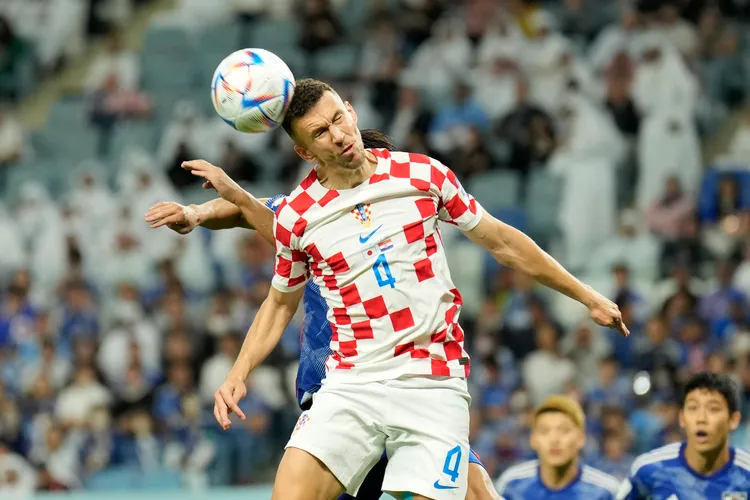 克羅埃西亞佩里希奇在下半場頭槌追平比數。  美聯社