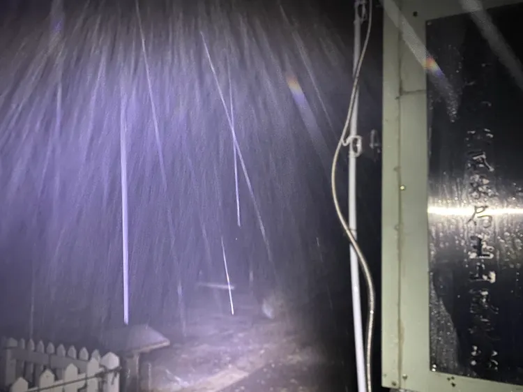 氣象局不排除玉山入夜有機會降雪。氣象局