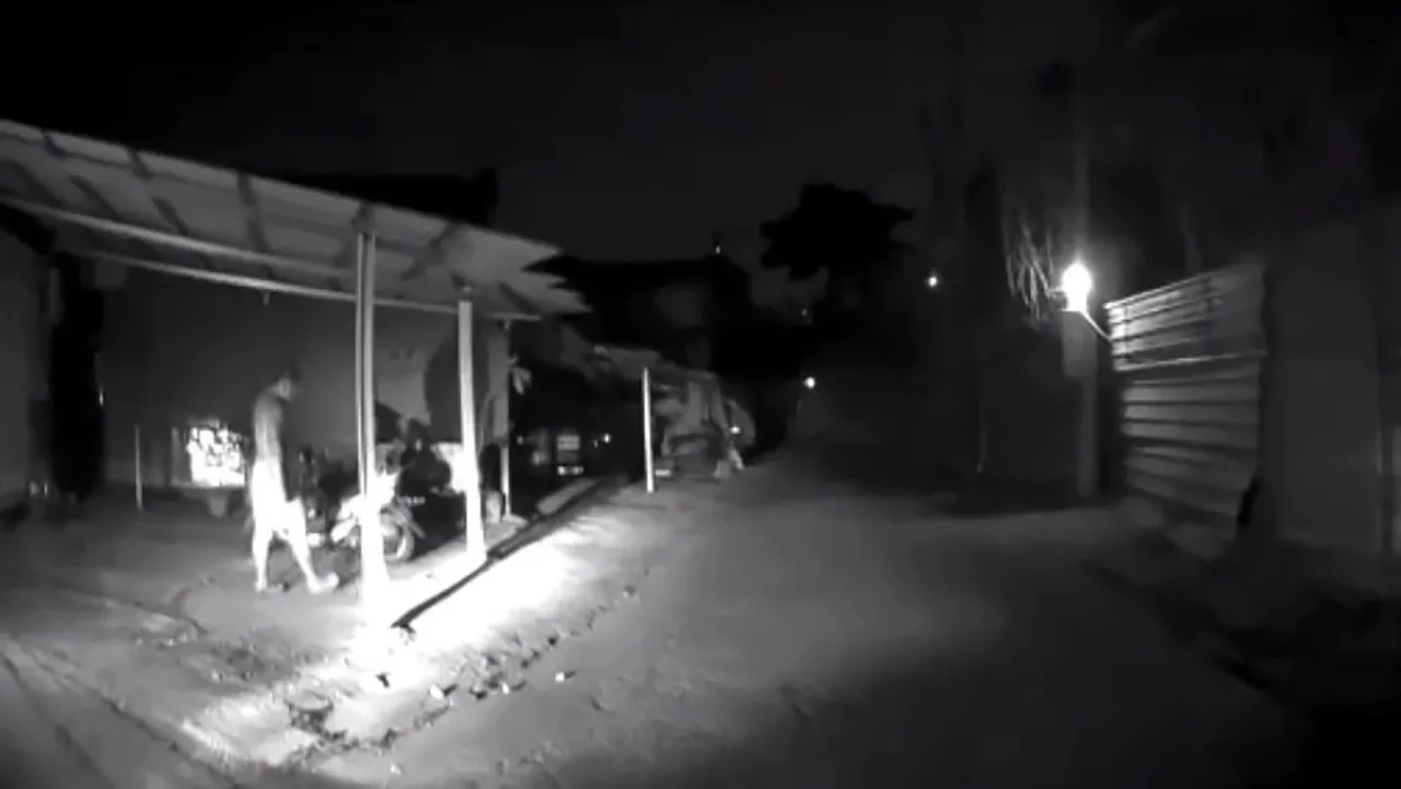叶男远远看到警察就快速离开,反而引起警方注意。读者提供