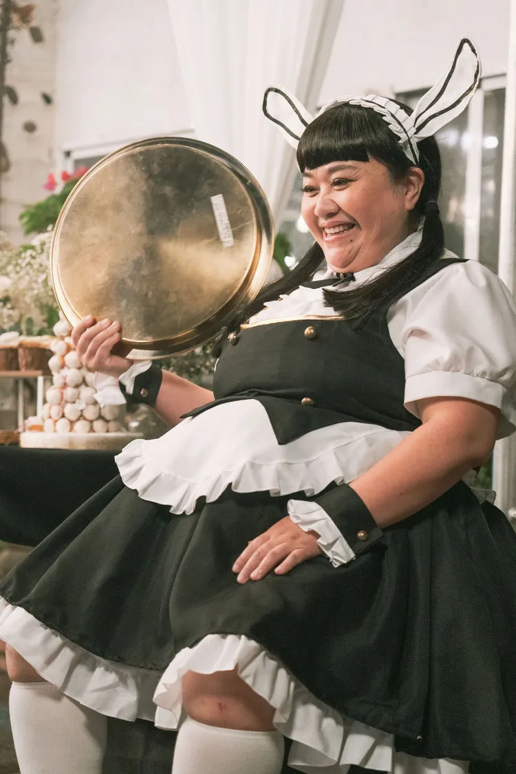 鍾欣凌大玩角色扮演。威視電影提供