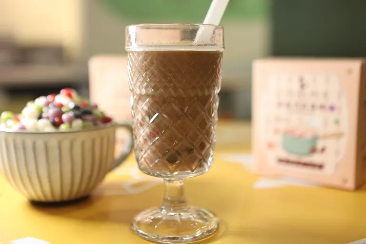 一手私藏彩虹珍珠湯圓(鍋煮奶茶風味)，售價158元。翁玉信攝